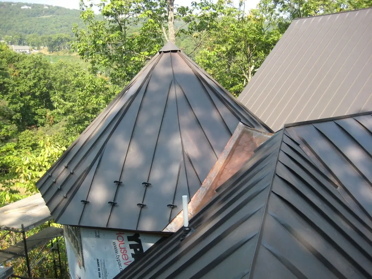 Professional Gutter Cleaning by Craftsman Roofing in Alta Sierra